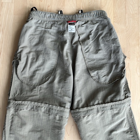 The North Face Zip Off Pants to Shorts - Picture 13 of 15